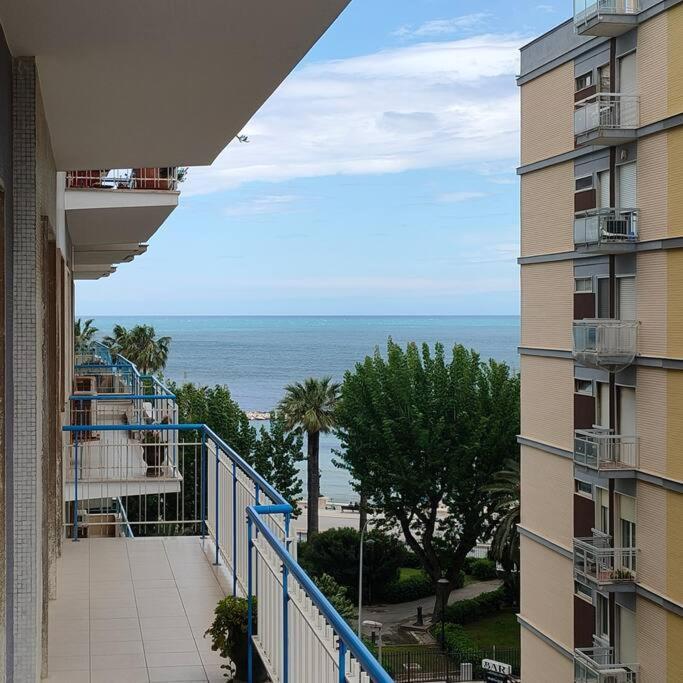 Apartamento Ciccime Sea House Bari Exterior foto